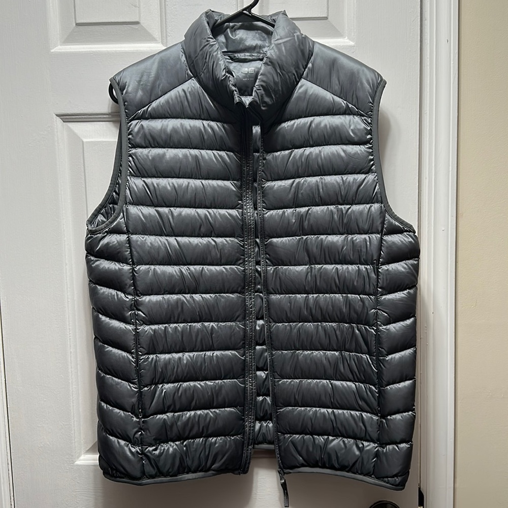 Uniqlo grey packable down vest. Large